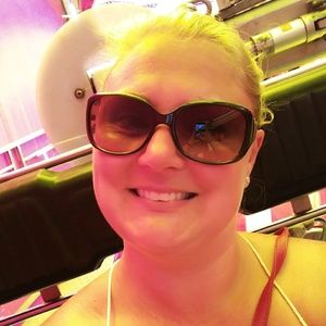 Meet your Posher, Christin